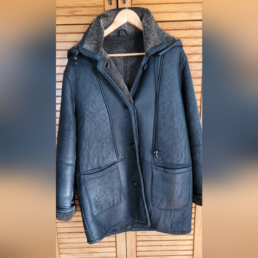 Women soft Genuine Black Leather Coat with Shearling Lining